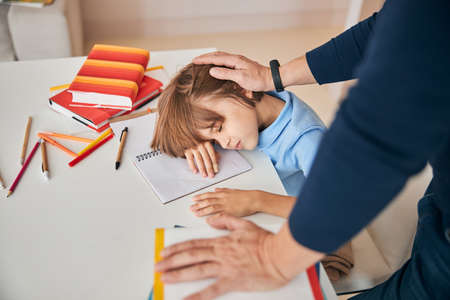Taking care of the tired child during distant learning
