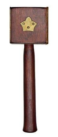 vintage wooden mallet isolated over white backgroundの写真素材