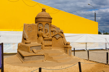 KOLOMENSKOYE,MOSCOW,RUSSIA-AUGUST 2, 2015:"Masterpieces of world literature". The exhibition of sand sculptures."Eugene Onegin" by Alexander Pushkin, author Dmitry Gorokhov, Russiaのeditorial素材