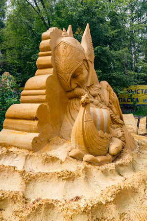 Sokolniki, MOSCOW, RUSSIA - August 2, 2015: "From time immemorial". Russian exhibition of sand sculptures. The composition of "Vikings". Author Ivan Zverevのeditorial素材