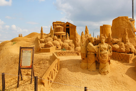 KOLOMENSKOYE, MOSCOW, RUSSIA-JULY 10, 2011:âMasterpieces of Italian cultureâ Exhibition of sand sculptures. Roman quarter. Author David Enguerrand (Belgium)のeditorial素材