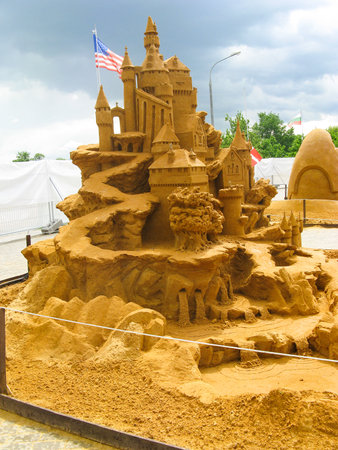 KOLOMENSKOYE, MOSCOW, RUSSIA - MAY 25, 2009: World Championship of Sand Sculpture "GREAT ACHIEVEMENTS OF HUMANITY". "United States of America". Author Richard Varano. USAのeditorial素材
