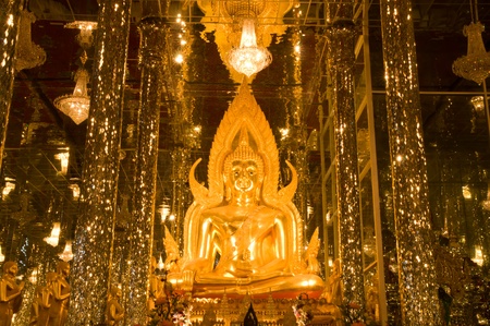 he Emerald Buddha in the temple of Wat tasung at the Grand Palace in uthaitanee, Thailand  のeditorial素材