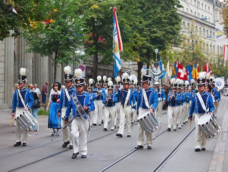 ZURICH - AUGUST 1: Swiss National Day parade on August 1, 2009 in Zurich, Switzerland. Parade opening with Zurich city orchestraのeditorial素材