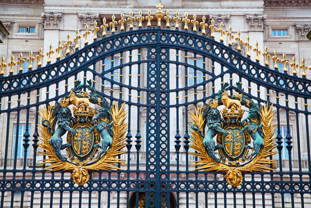 LONDON - DECEMBER 23: Gate of Buckingham palace on December 23, 2014 in London U.K. Buckingham palace is the official residence of Queen Elizabeth II and one of the major tourist destinations U.K.のeditorial素材