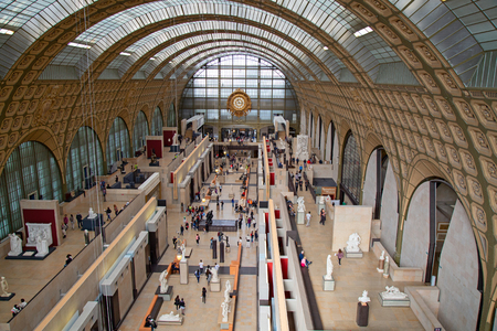 PARIS - FRANCE September 19, 2015: Main hall of the Orsay museum (Musee d'Orsay) in Paris, France. Museum is famous for it's collection of classical and modern art.のeditorial素材