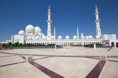 Famous Sheikh Zayed mosque in Abu Dhabi, United Arab Emiratesのeditorial素材