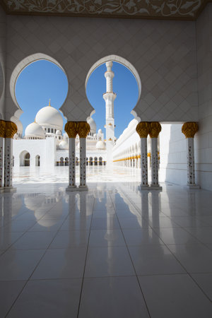 Famous Sheikh Zayed mosque in Abu Dhabi, United Arab Emiratesのeditorial素材