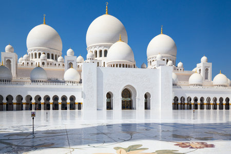 Famous Sheikh Zayed mosque in Abu Dhabi, United Arab Emiratesのeditorial素材