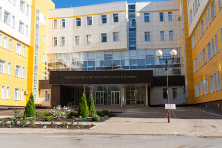 08/12/2020 Ufa, Bashkortostan: Obstetric and gynecological building of the Kuvatov Republican clinical hospital.のeditorial素材
