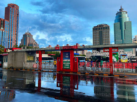 Chicago downtown skyscrapers reflected in waterの写真素材