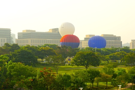 PUTRAJAYA, MALAYSIA-MARCH 18 :Variety of balloons take flight at the 4th Putrajaya International Hot Air Balloon Fiesta March 18, 2012 in Putrajaya.More than 300,000 people attended the event.のeditorial素材