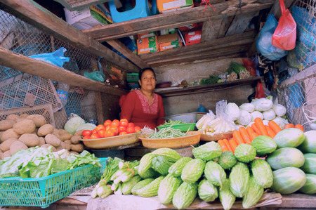 SURABAYA-APR 10: Trading activities on April 10, 2014 at Pasar Pabean market, Surabaya, Indonesia. It is a local market where people come from all over the area to sell and buy products.                               のeditorial素材