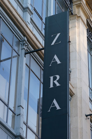 Bordeaux , Aquitaine / France - 01 22 2020 : Zara logo sign fashion spain clothing store shop frontのeditorial素材