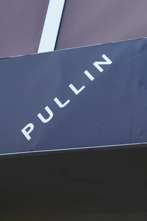Bordeaux , Aquitaine / France - 02 01 2020 : pullin sign logo Retail store Outlet fun board shopのeditorial素材