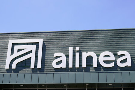 Bordeaux , Aquitaine / France - 05 16 2020 : alinea sign logo shop facade house furniture home store in Franceのeditorial素材