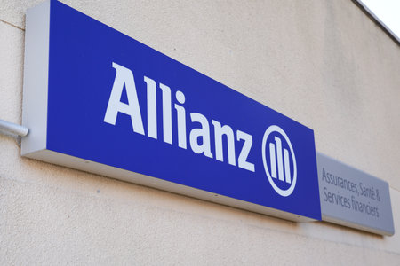 Bordeaux , Aquitaine / France - 06 20 2020 : allianz insurance logo and text sign store in office of french financial services providersのeditorial素材