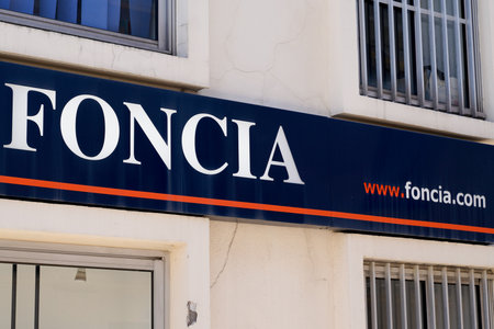 Bordeaux , Aquitaine / France - 07 06 2020 : foncia text logo sign on store of real estate agency office in franceのeditorial素材