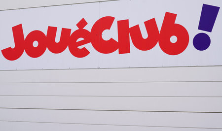 Bordeaux, Aquitaine / France - 10 01 2020: JoueClub logo and text sign front of store specialized of kids children baby toys brand shopのeditorial素材