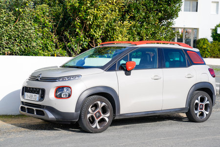 Bordeaux, Aquitaine / France - 10 20 2020: Citroen C3 Aircross SUV parked in the streetのeditorial素材