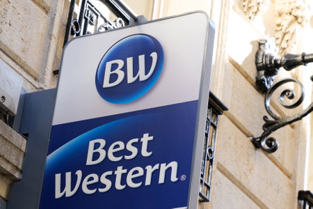 Bordeaux, Aquitaine / France - 11 08 2020: Best Western hotel sign and text logo of international hostel and resort brandのeditorial素材