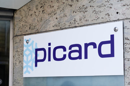 Bordeaux, Aquitaine / France - 11 11 2020: Picard sign and text logo front of fresh Surgeles supermarket French food company frozen productsのeditorial素材