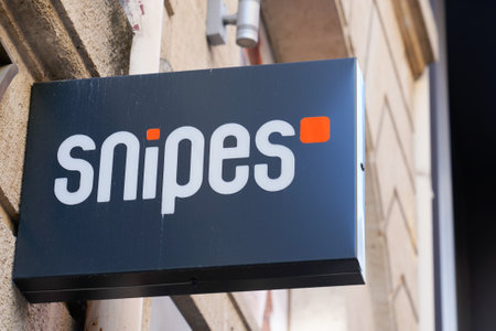 Bordeaux, Aquitaine France - 12 12 2020: snipes entrance logo and sign text front of store fashion brand shopのeditorial素材