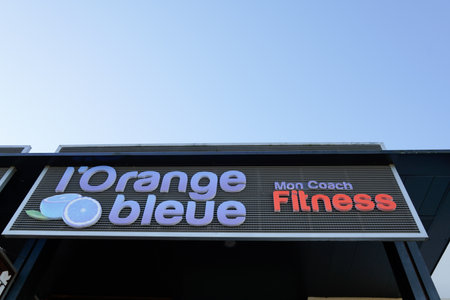 Bordeaux, Aquitaine France - 20 15 2020: blue orange logo and sign of gymnasium fitness clubのeditorial素材