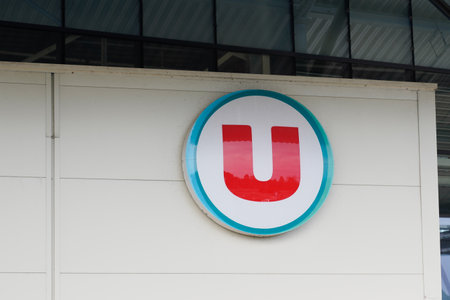 Bordeaux, Aquitaine France - 03 18 2021: Super U logo sign brand of french market shop supermarket in franceのeditorial素材