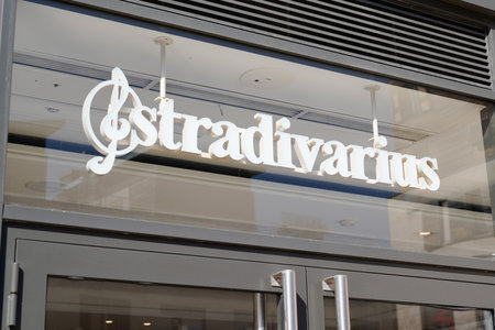 Bordeaux, Aquitaine France - 04 12 2021: Stradivarius logo shop brand and text sign front of facade store clothing fashion spanishのeditorial素材