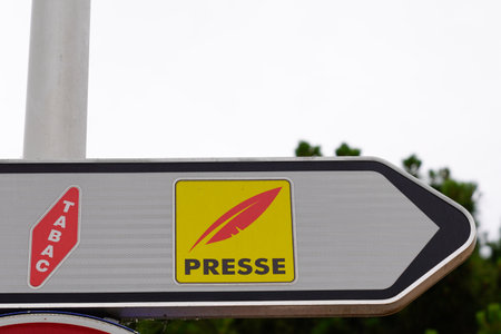 Toulouse, Occitanie France - 06 16 2021: presse and tabac arrow logo brand and text sign of tobacco france store and French press library shopのeditorial素材