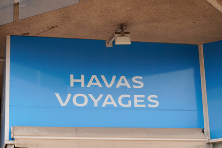 Toulouse, ocitanie France - 06 30 2021: Havas voyages text brand and blue sign logo front of french office on holidays travel agencyのeditorial素材
