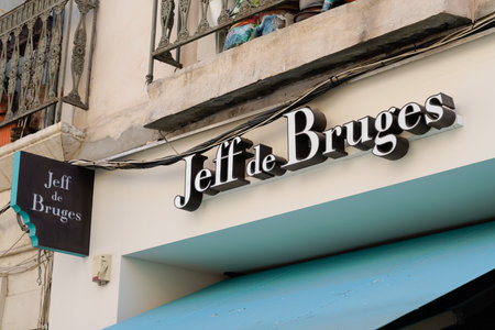 Bordeaux, Aquitaine France - 07 04 2021: jeff de bruges logo brand and text sign of shop candies chocolaterie french storefront made in Belgiumのeditorial素材