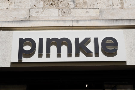 toulouse, occitanie France - 06 25 2021: Pimkie sign text store and logo brand shop on facade boutique fashionのeditorial素材