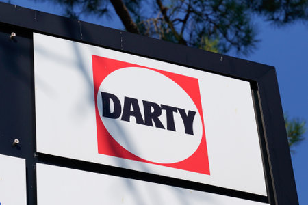 Bordeaux, Aquitaine France - 11 11 2021: Darty logo brand and text sign on store facade high tech french shopのeditorial素材