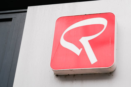 Bordeaux, Aquitaine, France - 12 01 2021: Redskins logo brand and text sign red on boutique facade store front clothing fashion shopのeditorial素材