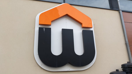 Bordeaux, Aquitaine France - 12 12 2021: weldom store French text brand of DIY stores with w logo sign on shop front facadeのeditorial素材