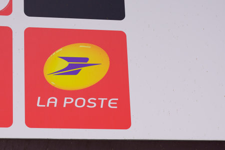 Bordeaux , Aquitaine France - 04 04 2022 : La poste text sign and logo brand on wall office buildingのeditorial素材