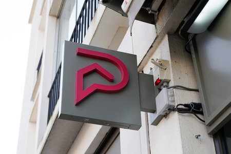 Bordeaux , Aquitaine France - 03 27 2022 : stephane Plaza logo brand and text sign on facade office real estate business of french agencyのeditorial素材