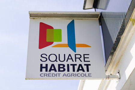 Bordeaux , Aquitaine France - 04 24 2022 : square habitat text sign logo real estate brand store broker office company wall facadeのeditorial素材