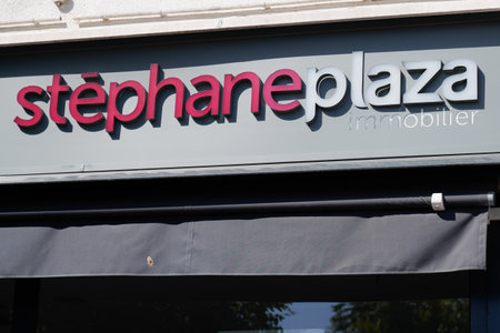 Bordeaux , Aquitaine France - 06 05 2022 : Stephane Plaza logo brand and text sign on facade office real estate french agencyのeditorial素材