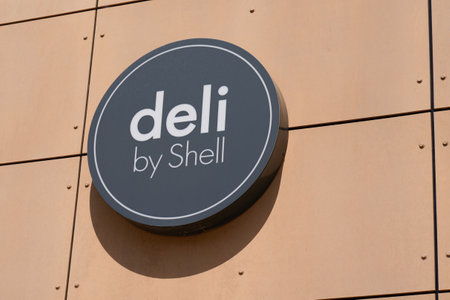 Bordeaux , Aquitaine France - 01 07 2023 : shell deli logo text and brand sign fast food restaurant in petrol gas fuel service stationのeditorial素材