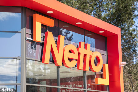 Bordeaux , Aquitaine France - 04 02 2023 : Netto logo brand and text sign on wall facade market discount store entrance supermarket shop hardiscount corporationのeditorial素材