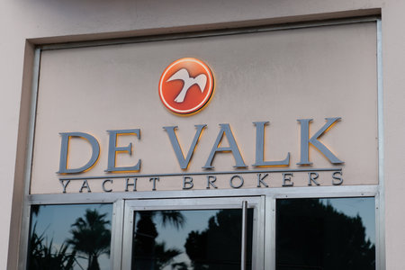 La Rochelle , Aquitaine France - 04 12 2023 : De Valk yacht broker logo brand and text sign on facade office agency sell boatのeditorial素材