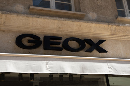 Bordeaux , Aquitaine France - 05 09 2023 : Geox sign text store and brand shop entrance logo of Italian shoes and clothing brand footwear wall facade chainのeditorial素材