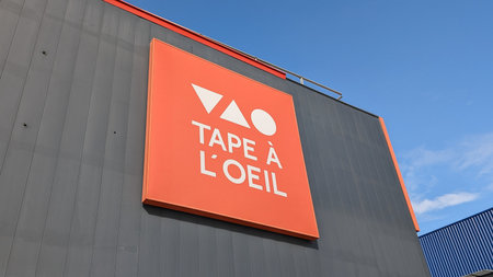 Bordeaux , France - 10 19 2023: tape a l'oeil shop logo brand and text sign storefront signage in...