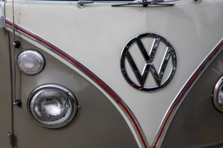 Bordeaux , France -  04 08 2024 : Volkswagen logo brand and text sign samba windows Type 2 vw bulli Transporter Busのeditorial素材
