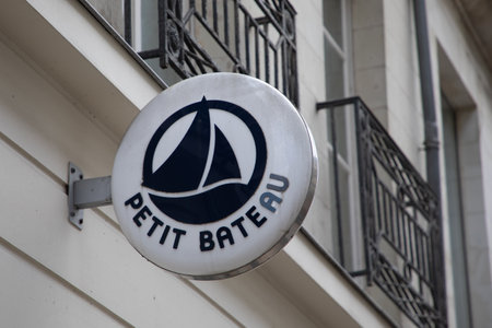nantes , France - 05 28 2024: Petit Bateau child fashion store brand text and logo sign means Small boat boutique kids childrenのeditorial素材