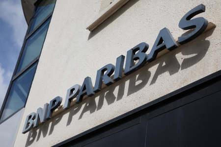 Bordeaux , France - 09 11 2024: BNP Paribas logo chain and text sign outside agency brand french bank office entrance facadeのeditorial素材