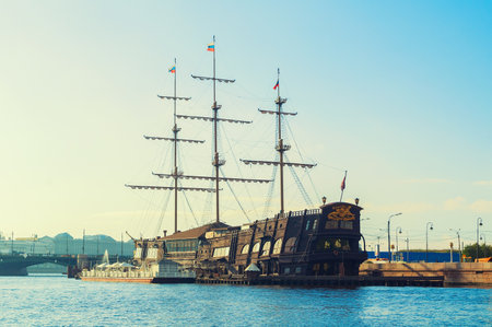 ST PETERSBURG,RUSSIA-OCTOBER 3,2016. Flying Dutchman-restaurant on the water in St Petersburg, Russia.The Flying Dutchman is three-mast sailboat, the unique copy of Dutch Fleut Amsterdam of 1748 yearのeditorial素材